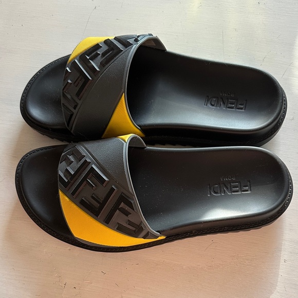 Fendi Yellow and Gray FF Logo Fussbetts Slide Sandals Mens 7 - Picture 1 of 9